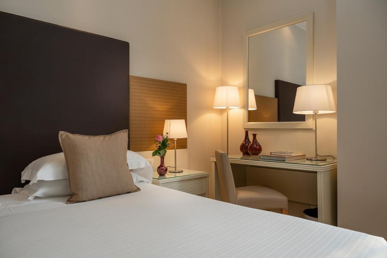National Hotel Римини Екстериор снимка