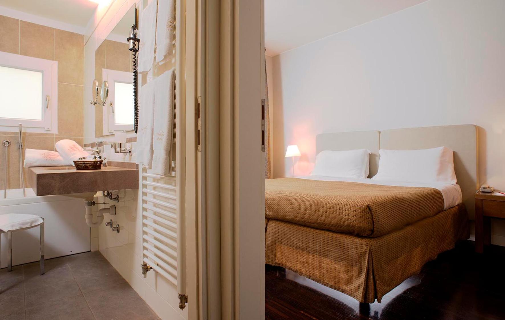 National Hotel Римини Екстериор снимка