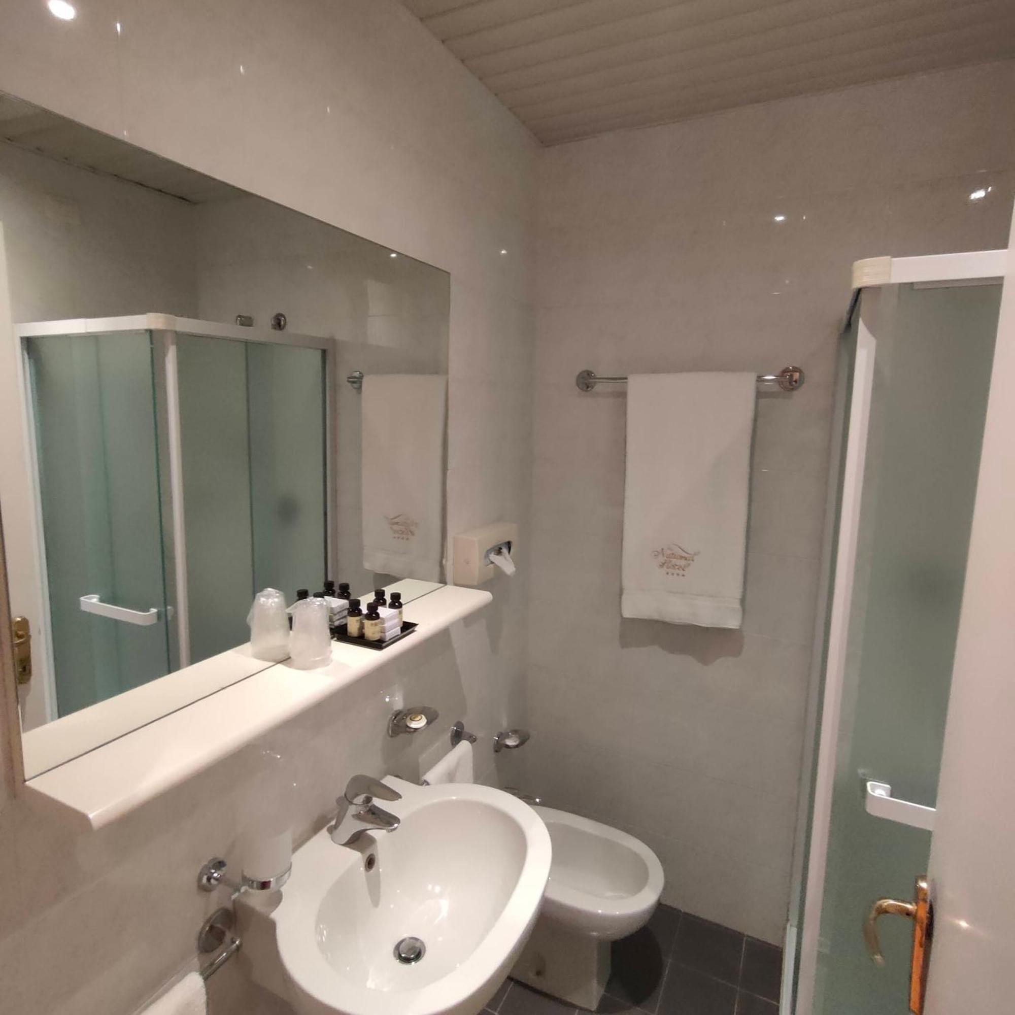 National Hotel Римини Екстериор снимка