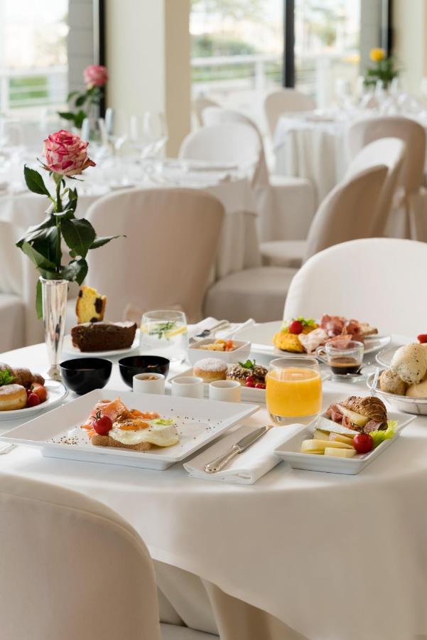 National Hotel Римини Екстериор снимка