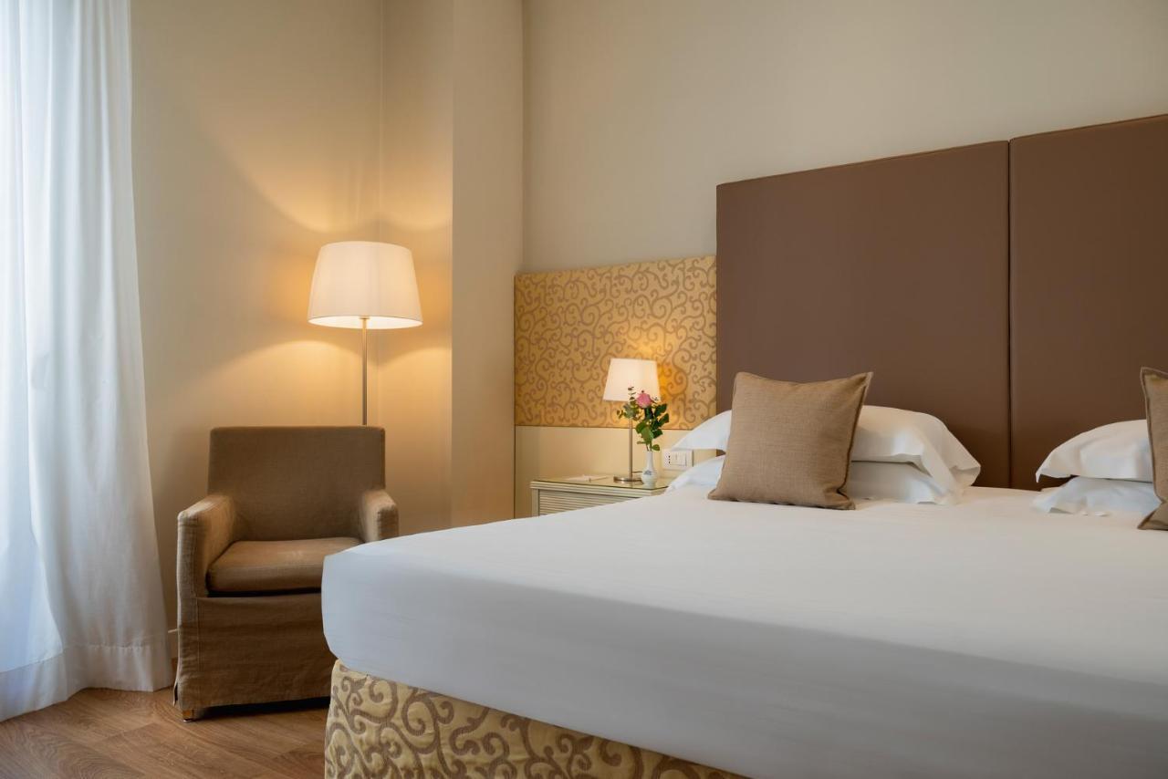 National Hotel Римини Екстериор снимка