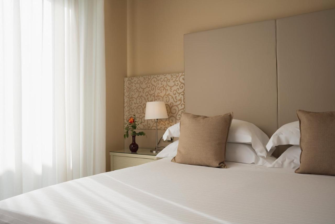 National Hotel Римини Екстериор снимка